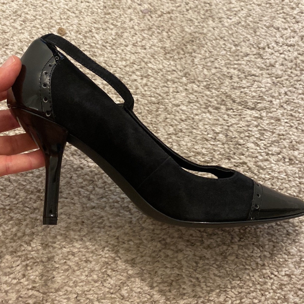 Tahari leather heels shoes